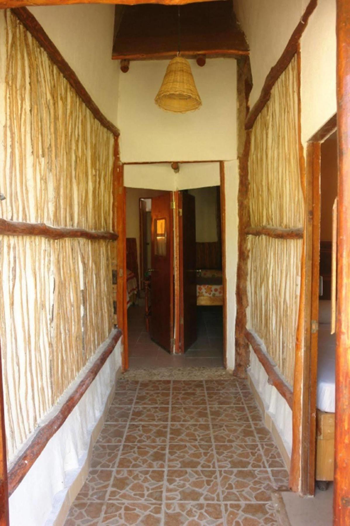 Golden Paradise Albergue *